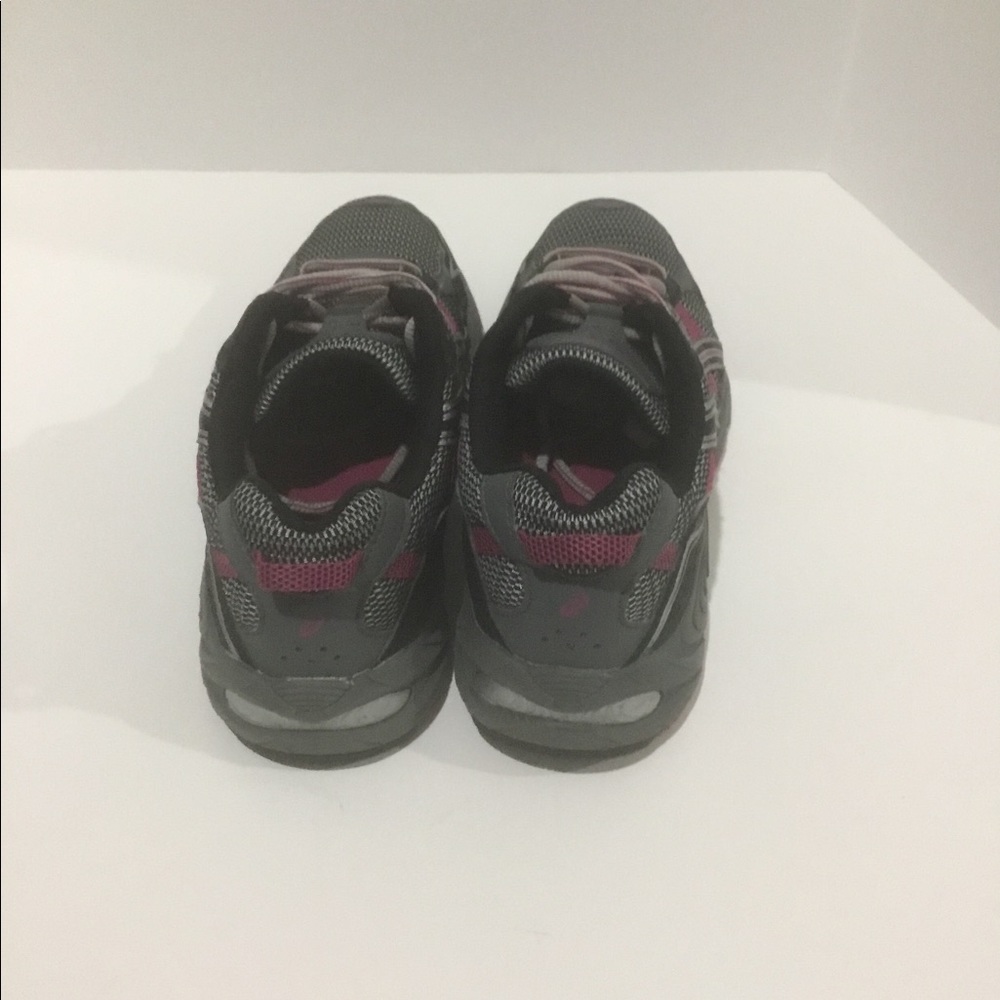Women’s ASICS - Picture 4 of 4